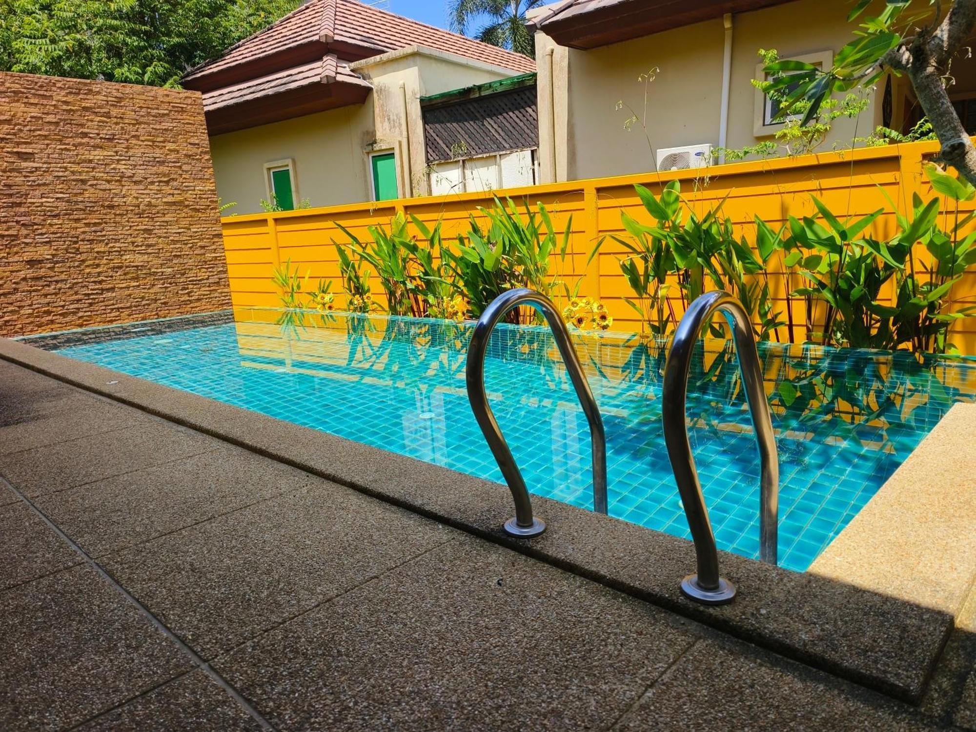 Karon Pool Villa 卡伦3卧泳池别墅 Exterior photo